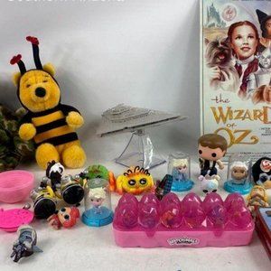 Lot of Children's Toys Star Wars, Wizard of Oz Assorted Pop Culture Collectibles